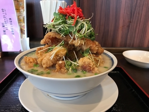 「モッコリ鶏カラらーめん 874円」@中華さくらの写真