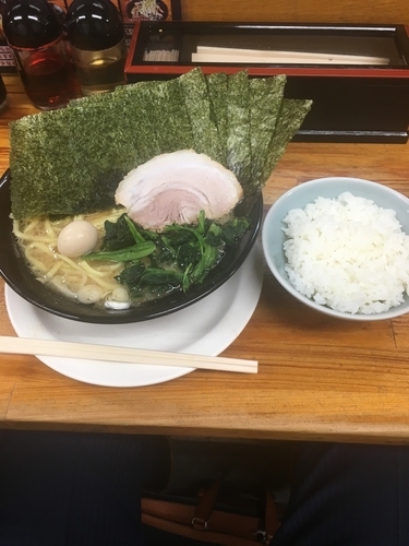 「ラーメン 並 醤油 中太麺 のり 半ライス」@横浜ラーメン 湘家 前橋店の写真