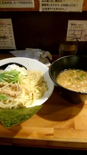 「濃厚鶏骨醤油つけそば」@濃厚鶏そば 麺屋武一 新橋本店の写真