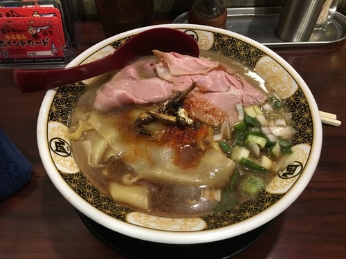 「煮干ラーメン＋玉子（790円＋100円）」@すごい煮干ラーメン凪 西新宿7丁目店の写真