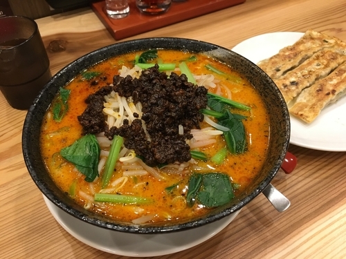 「人気の四川風辛味タンタンメン＋棒餃子3個」@元祥 根戸店の写真