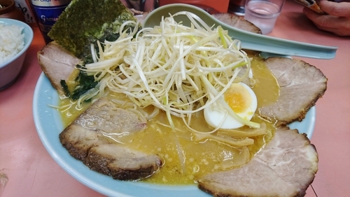 「ネギチャーシュー味噌ラーメン+餃子+他」@ラーメンショップ マルキチェーン 拝島店の写真