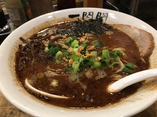 「黒らーめん」@一閃閣の写真