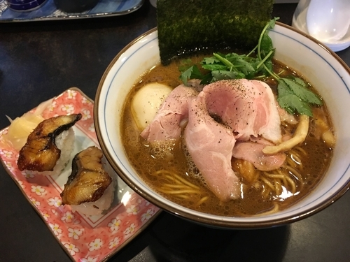 「限定 四つ葉ブラック＋うなぎにぎり」@中華そば 四つ葉の写真