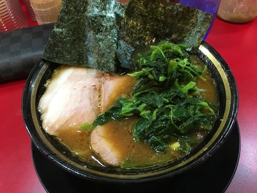 「チャーシューメン＋ほうれん草」@家系ラーメン とらきち家の写真