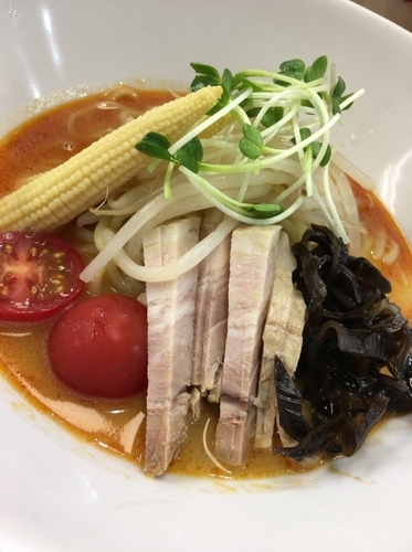 「【夏季限定】冷やし鶏白湯ゴマ担々麺800円」@麺処 次男房 桜台店の写真