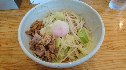 「あぶら麺（並）650円 + α + 焼豚丼（小） 200円」@つけ麺二代目いさおの写真