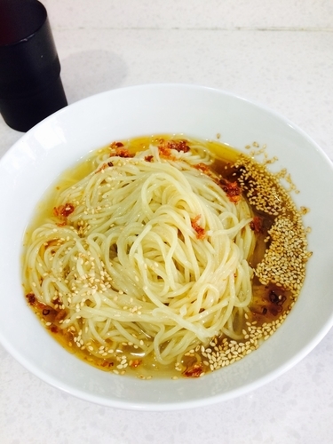 「［限定］牛骨スープの冷麺風冷やしラーメン」@ラーメン星印の写真