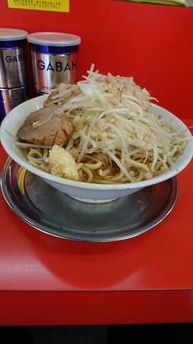 「大ラーメン600g 野菜ニンニク脂」@麺でる 戸越店の写真