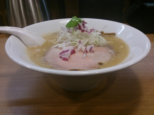 「鴨だし白湯ラーメン」@麺屋福丸の写真