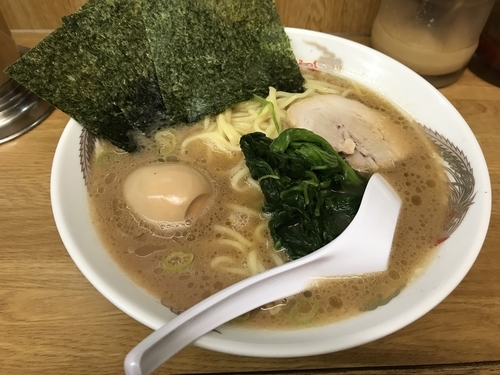 「ラーメン中盛+味玉」@たかさご家 関内店の写真