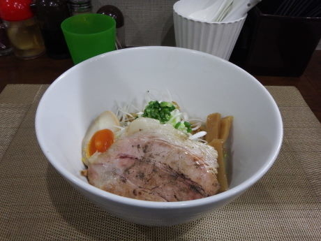 「醤油汁なし　中」@麺丼Dining 夢者の写真