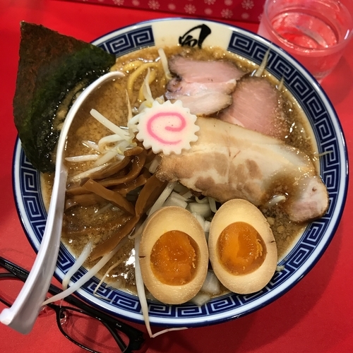 「背脂醤油ラーメン」@風は南から 蒲田店の写真