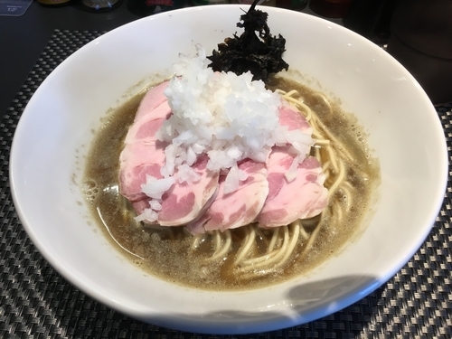 「中華そば&あぶらそば（醤油）+肉増し」@煮干乱舞の写真