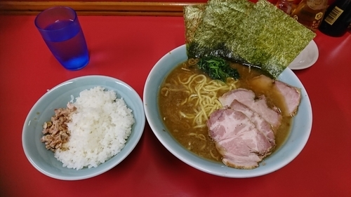 「中チャーシュー麺硬め、濃いめ」@豚骨ラーメン 長谷川家の写真
