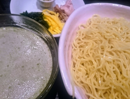 「冷やしつけ麺（青紫蘇、限定７８０円）＋大盛り」@ラーメン大至の写真