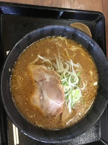 「赤味噌らーめん（680¥、大盛無料）」@北海道らぁめん伝丸 6号ひたちなか田彦店の写真