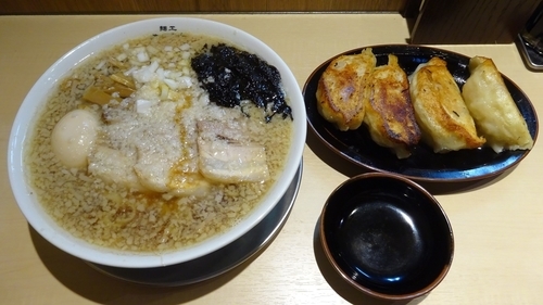 「中華そば 並（770円）＋たまご（120円）＋焼き餃子4個入」@麺工 豊潤亭の写真