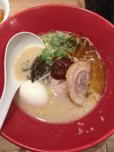 「とんこつラーメン 新味 味玉 950円」@一風堂 キュービックプラザ新横浜の写真