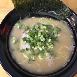 九州豚骨らーめん