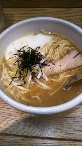 「ミニツナコツラーメン＋温玉」@YUJI RAMENの写真