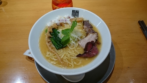 「ヤシオマスの塩そば880円」@竹末東京プレミアムの写真