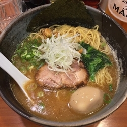 鐙らぁめん＋煮たまご（￥710＋￥100）