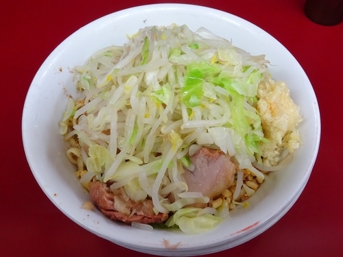 「ラーメン（700円）＋まかない（200円）ニンニク」@ラーメン二郎 相模大野店の写真