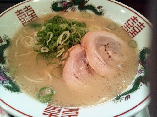 「久留米ラーメン（730円）+替え玉（160円）」@久留米ラーメン 福ヤ 南越谷店の写真