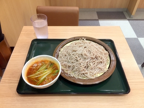 「トマトカレーつけせいろ蕎麦」@名代 箱根そば 経堂店の写真