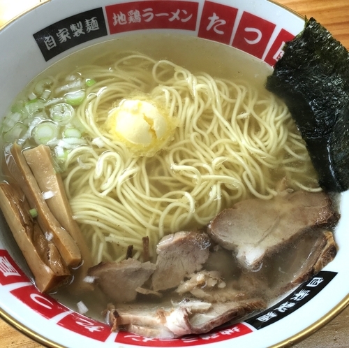 「塩ラーメン＋倉島バター」@地鶏ラーメン たつ屋の写真