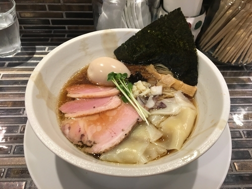 「特製中華そば」@noodles kitchen GUNNERS 新丸子店の写真