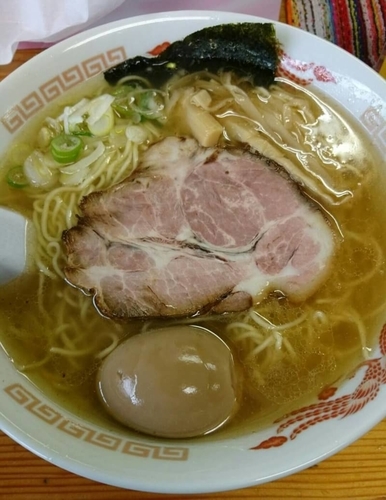 「塩らーめん 煮玉子」@地鶏らーめん花道の写真