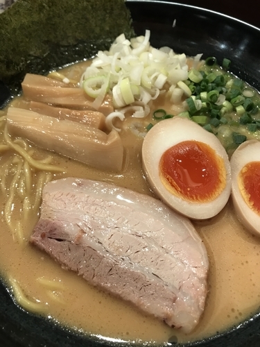 「濃厚鶏だしラーメン 醤油 玉子」@らーめんなが田の写真