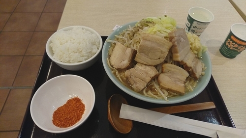 「夜間限定 紅富士豚w」@らーめんたいざん 海老名SA店の写真