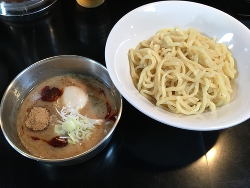 「濃厚つけ麺(辛)+煮玉子+小ライス(サービス)」@フジヤマ55 甲府国母店の写真