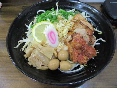 「限定　冷やし汁なし醤油（８５０円）」@ラーメン 富次郎の写真