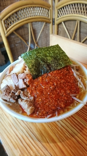 「ぶた入りオロチョンラーメン中もり」@にかいやの写真