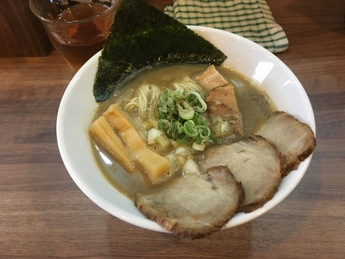 「濃厚煮干し肉そば／￥920」@無化調らあめん いりにぼ 新所沢店の写真