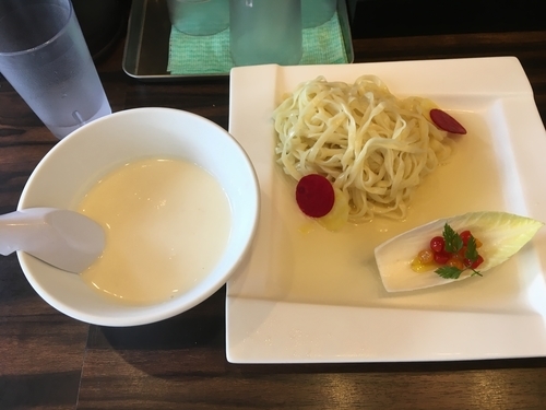 「貝のジュレと野菜のポタージュつけ麺／￥900」@稲荷屋の写真