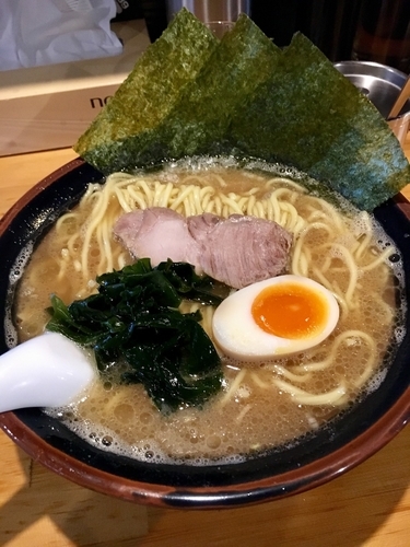 「豚骨醤油らぁめん」@上尾らぁめん 本店の写真