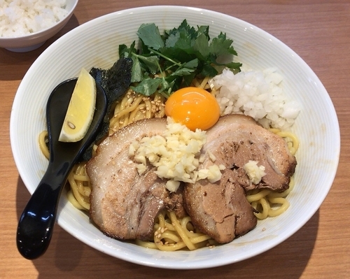 「まぜそば大盛＋ニンニク＋追い飯半ライス」@mojamojaの写真