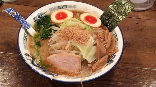 「濃いコク中華そば」@大雪軒 新百合ヶ丘VIVRE店の写真