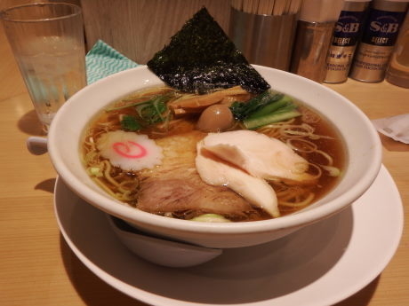 「鶏中華そば」@銀座 朧月 鶏処の写真