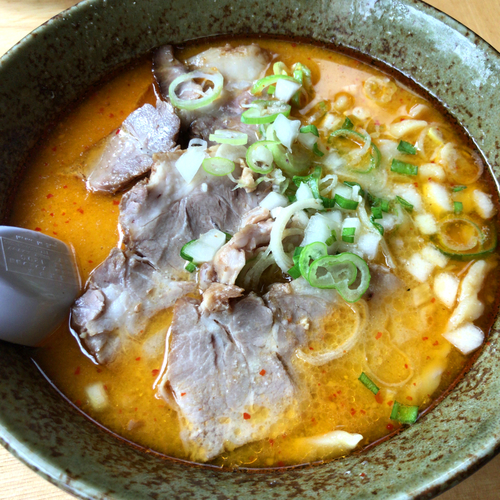 「みそラーメン（極太手打）680円　極太手打　50円」@牛乳屋食堂の写真