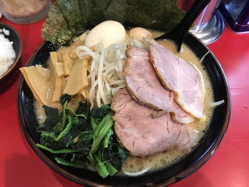 「バリ得ラーメン醤油 950円」@らっち家 下川井店の写真