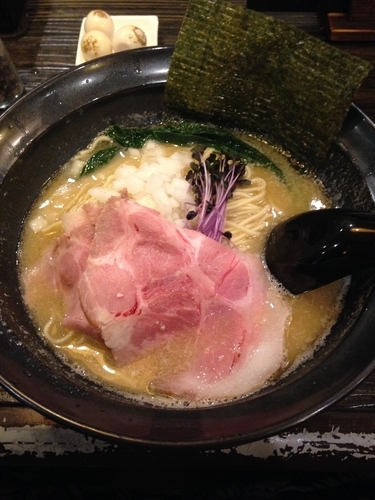 「鮮魚白湯そば  ウズラの炙り味玉」@布施丿貫の写真