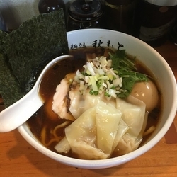 特製醤油らーめん