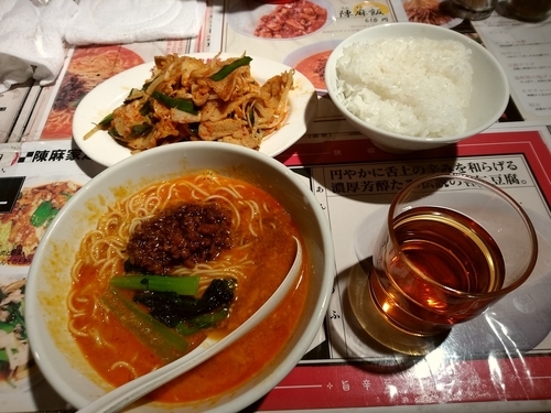 「陳麻家定食(豚キムチ＋半坦々麺)850円→550円」@陳麻家 高崎駅西口店の写真