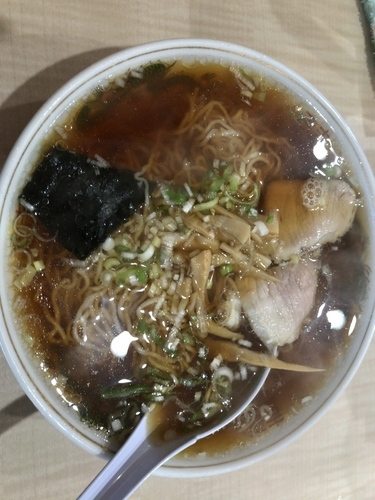 「ラーメン（正油）大盛 750円」@まるひらの写真
